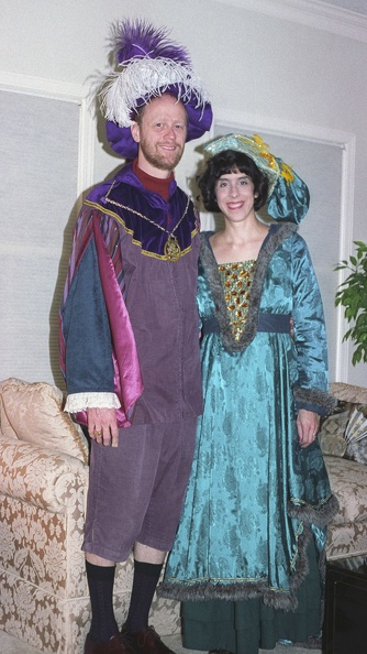 317-17 Dick and Lynne ready for Wassail Feast 199311.jpg